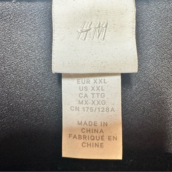 H&M Plus Size Elegant Black Draped Dress - Picture 3 of 5